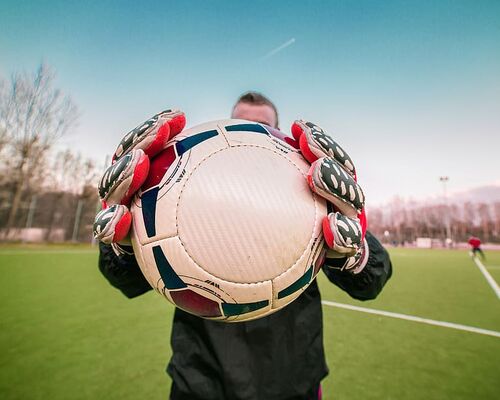 door-husband-football-goalkeeper-footballers