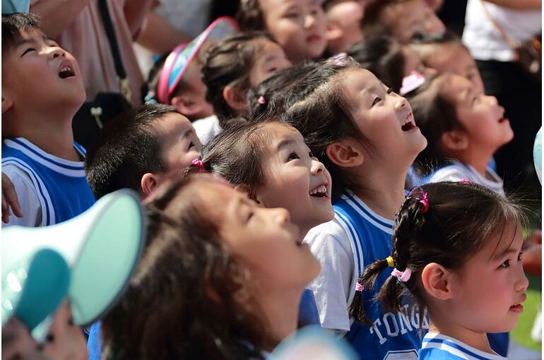 kids-games-paternity-sunshine-laugh-smile